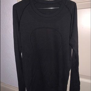 black lulu lemon long sleeve shirt
